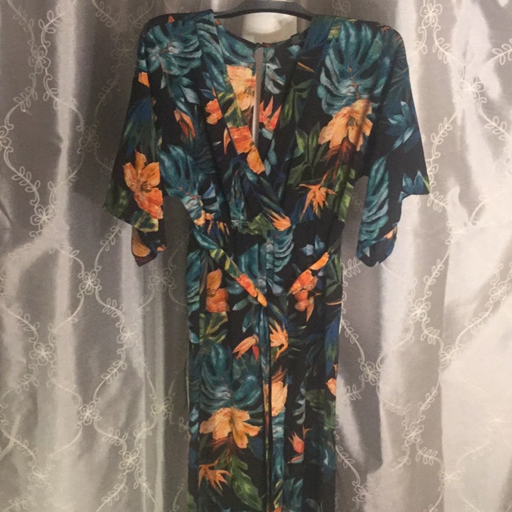 EUC Forever 21 Floral Deep V Pant Jumper, M
